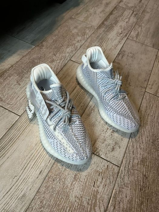 Yeezy 350 V2 boost static