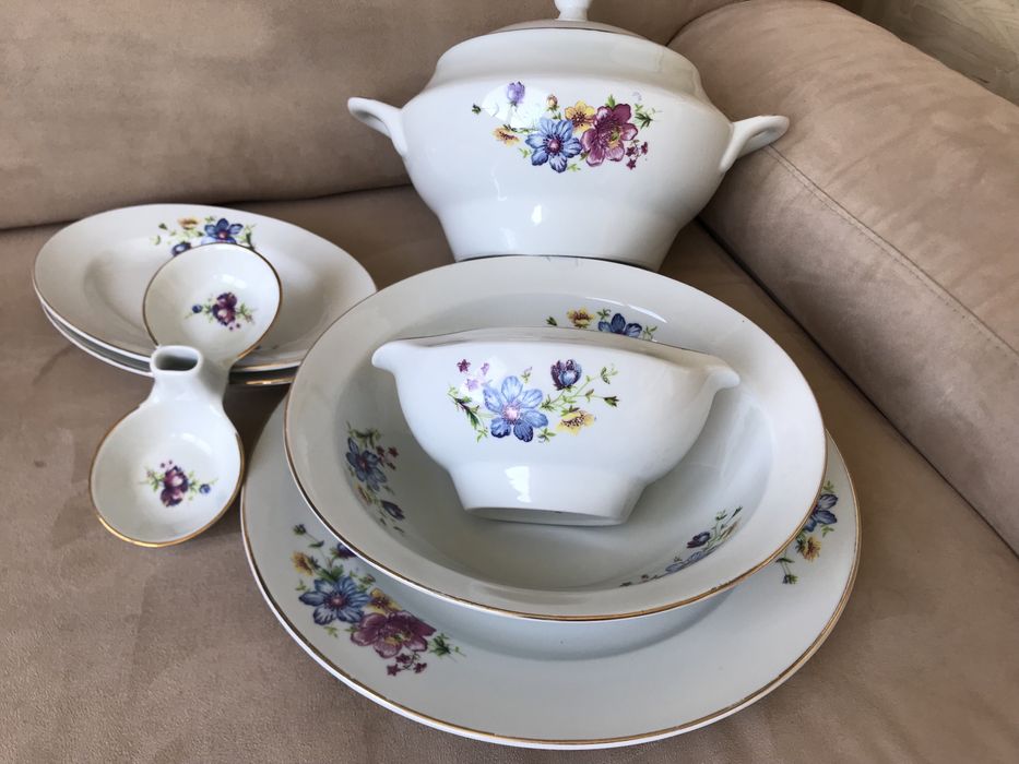 Сервиз от 7 части “Китка” със златен кант