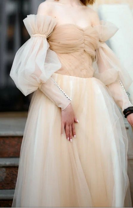 Продается Вечерние платья