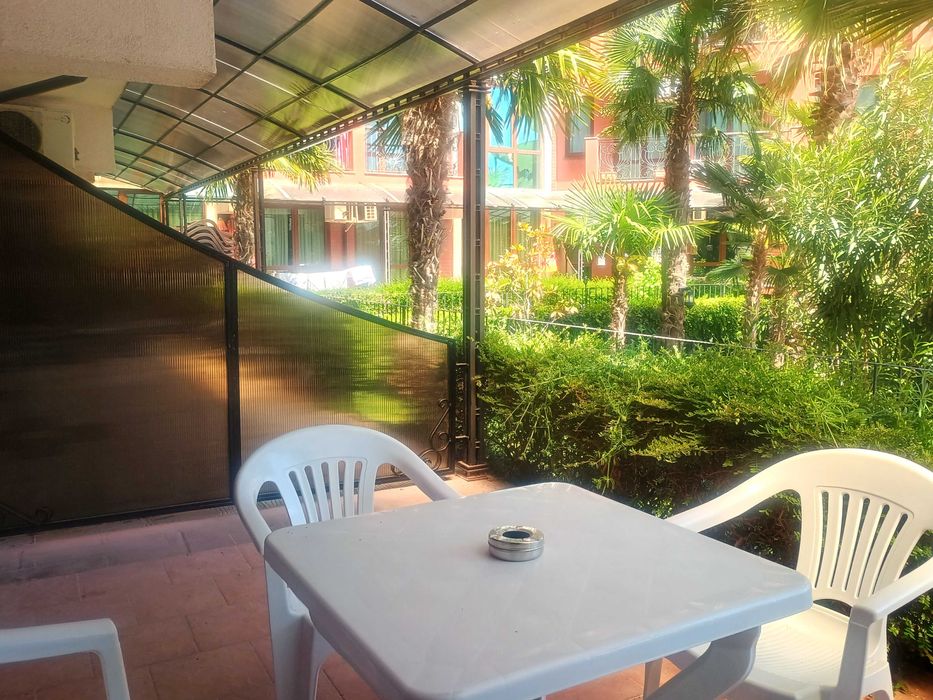 Студио с веранда на първа линия Шато дел Марина, А06