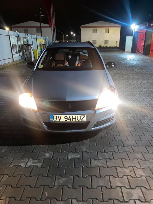 Vând opel astra H 1.9