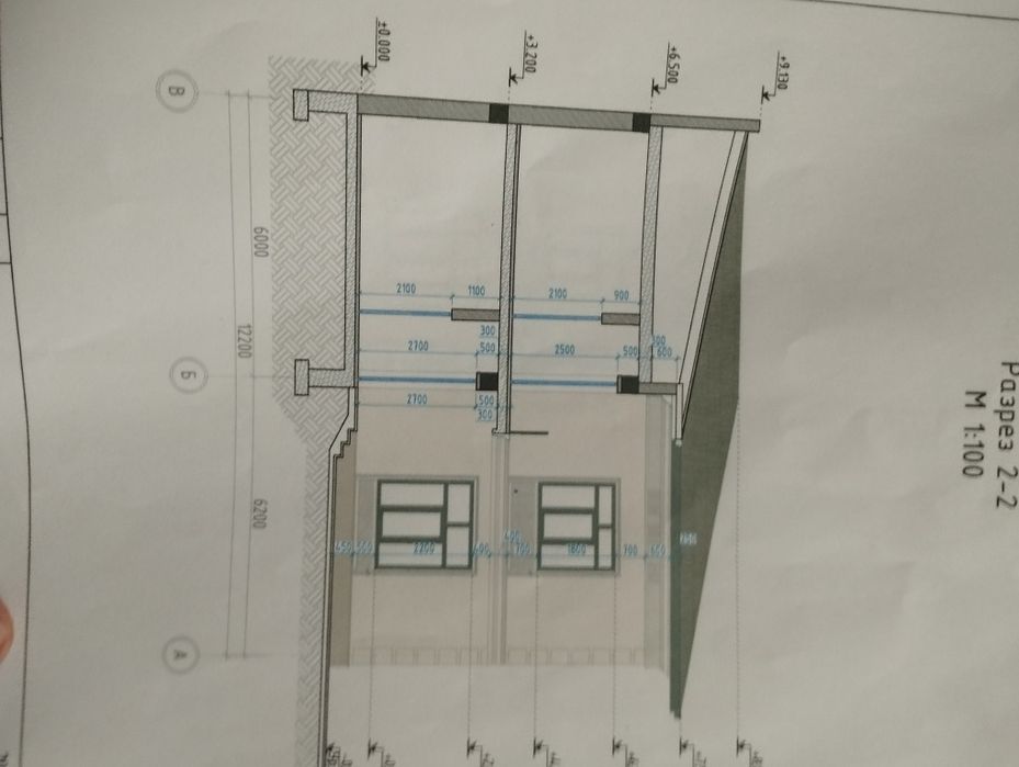 Uy sotiladi 2-etajli 6xona +podval 1.5 sotix yer ham bor.