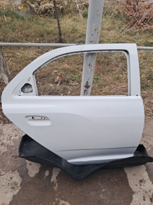 Cobilt orqa eshig radnoy