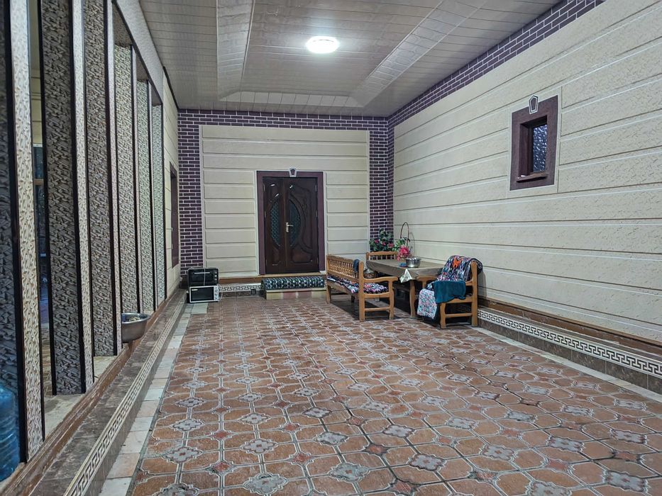 Uy sotiladi. 18 sotix