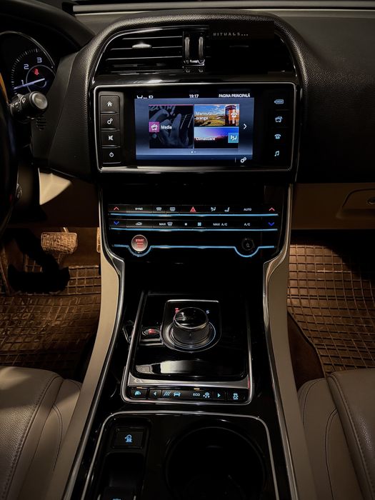 Jaguar xe 20d 180
