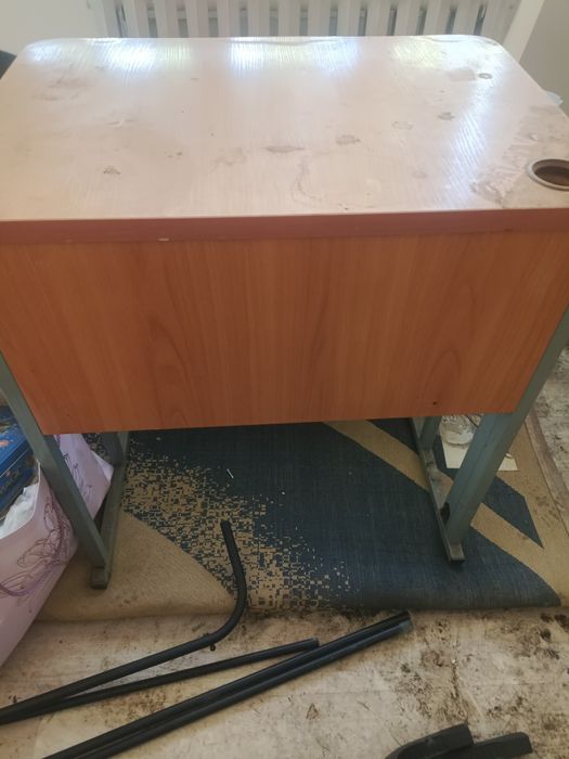Продам стол в хорошем состояние
