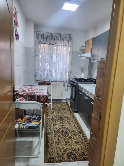 Inchiriez apartament cu 2 camere/1800lei