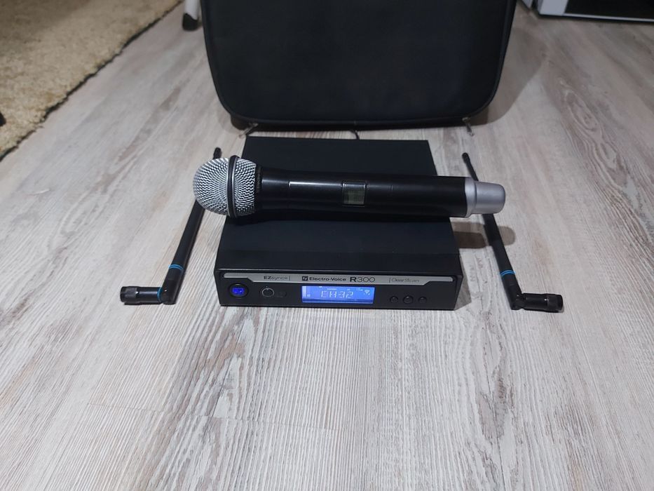 Electro Voice R300 original