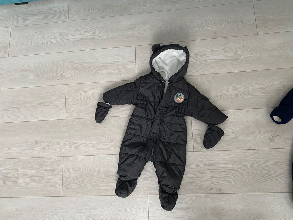 Combinezon iarna bebe cu mănuși nu Nike guess