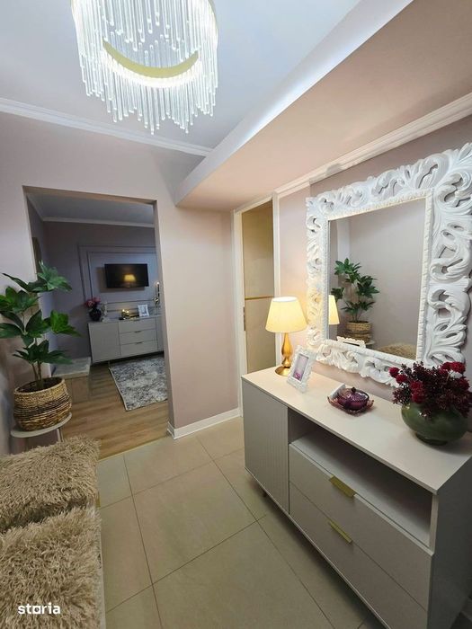 De vanzare apartament 2 camere, balcon,etaj intermediar,renovat,53500e