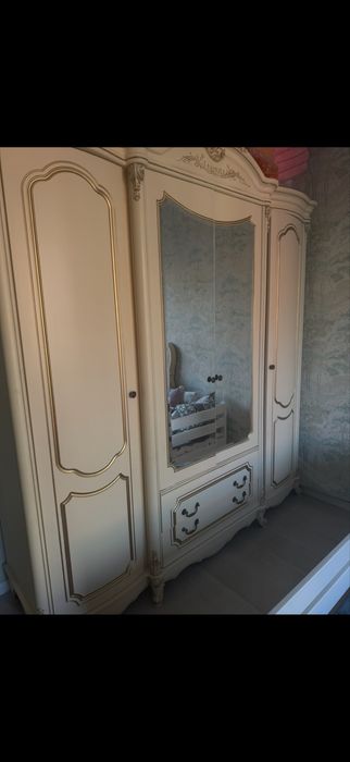 Продвм шикарный гарнитур