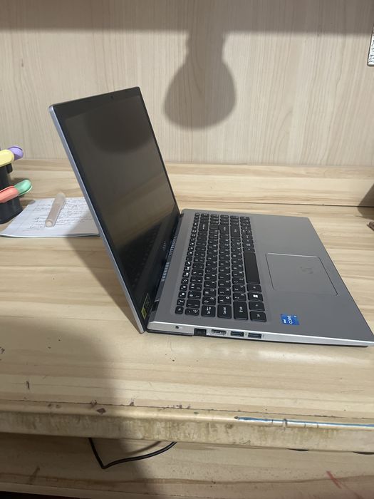 Ноутбук acer с установленное Windows11