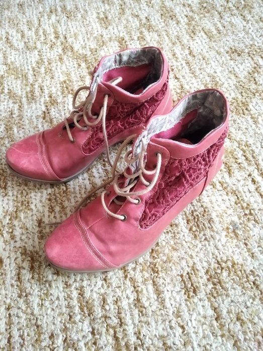 Маркови боти н.36 само за 10лв.с подарък мокасини