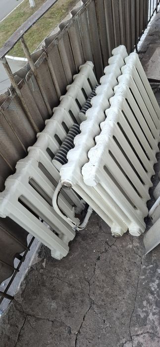 Продам чугунные батареи