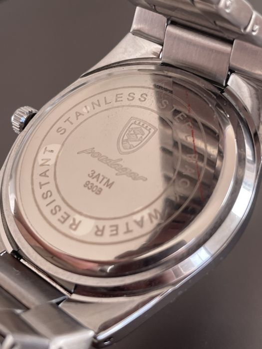 Часовник Poedagar