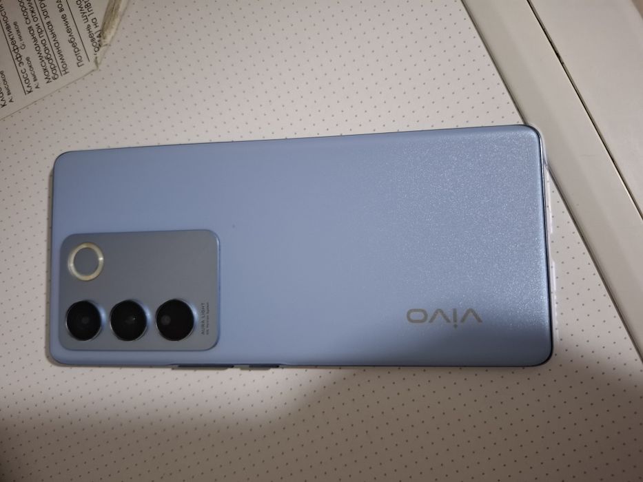 Продаеться Vivo v27 5G