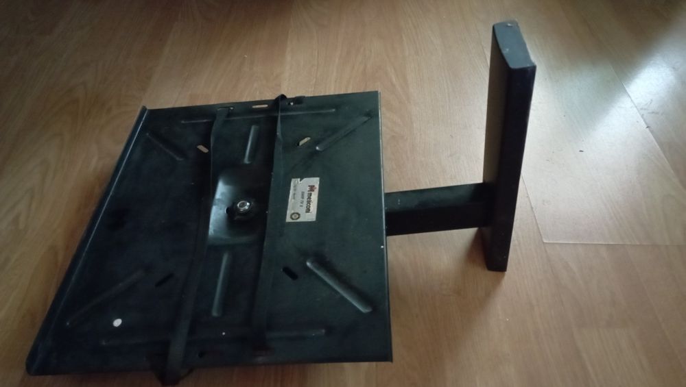 Suport TV de perete pentru TV cu tub