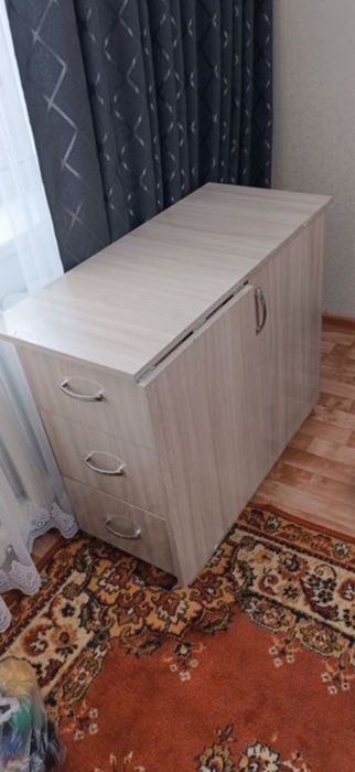 Продам стол-тумбу для маникюра