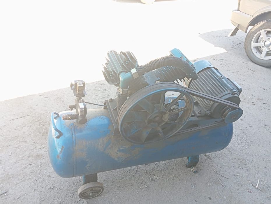 Продам компресор