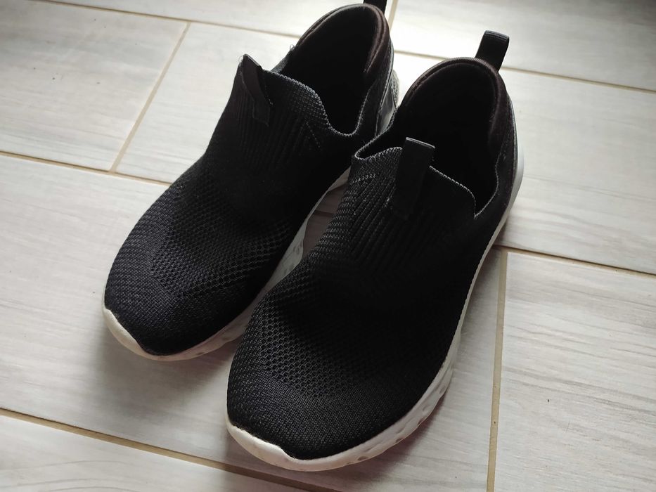 33н. Vty Черни летни маратонки