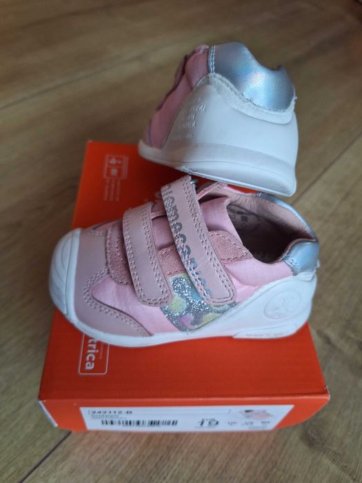 Pantofi fete Biomecanics marimea 19 - roz