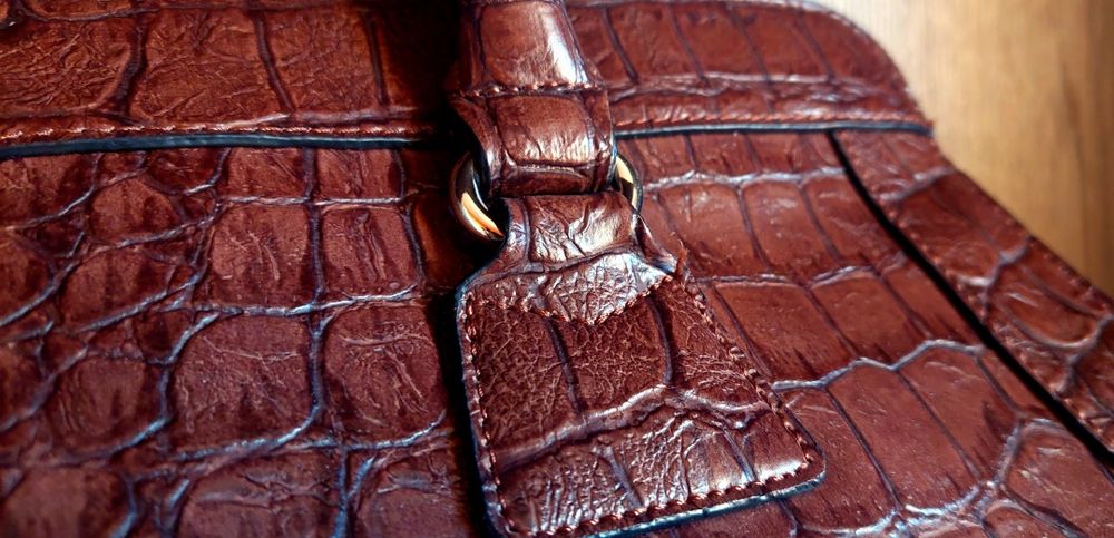 Дамска чанта MNG Mango - кожена чанта с кафяв цвят