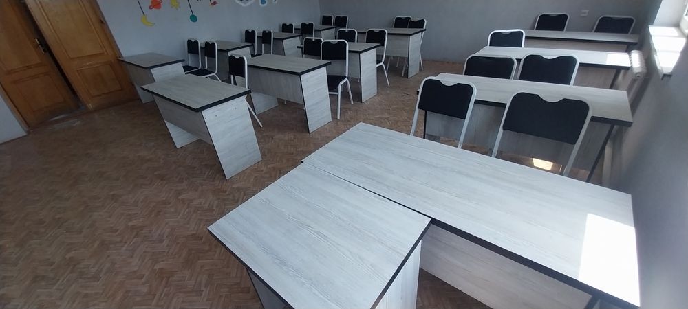 Yangi parta stullar sotiladi