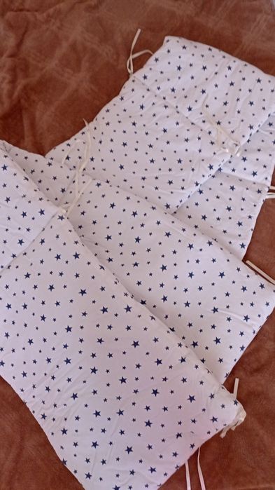 Pătuț din lemn pentru bebeluș