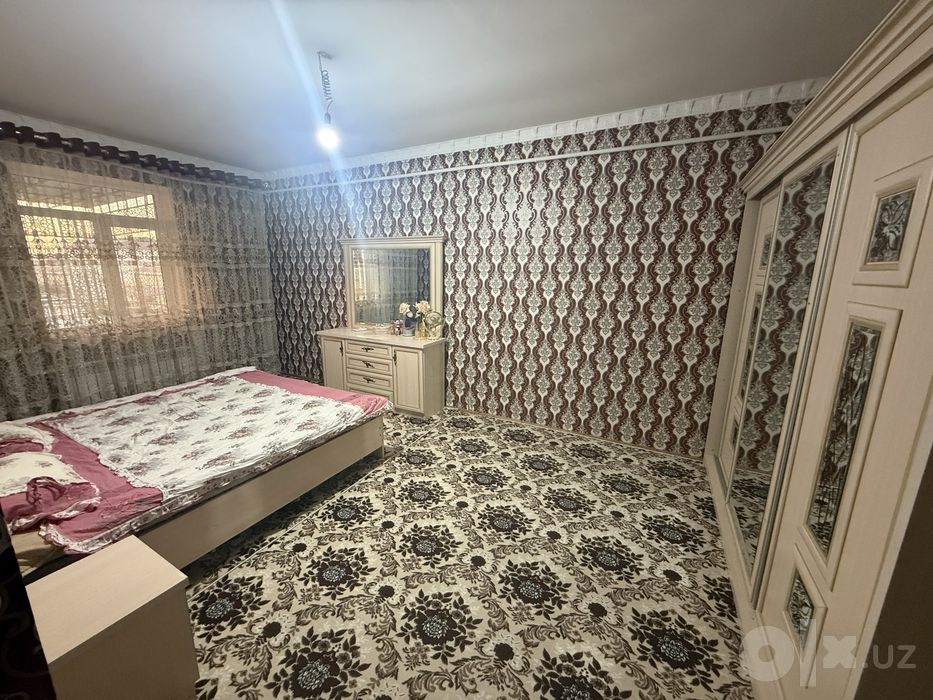 Урганч шахрида икки каватли ховли жой ижарага берилади