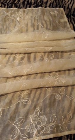 Каре / Тишлайфер с бродерия