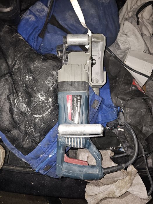 Штроборез почти новый Alteco