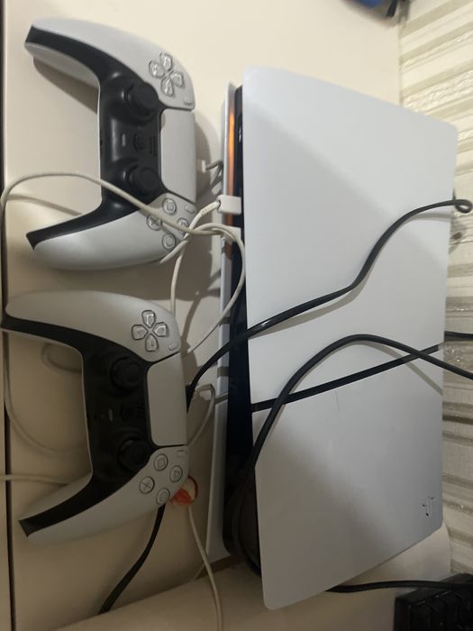 Пс5 продам 1 теробайт хорошем состояни