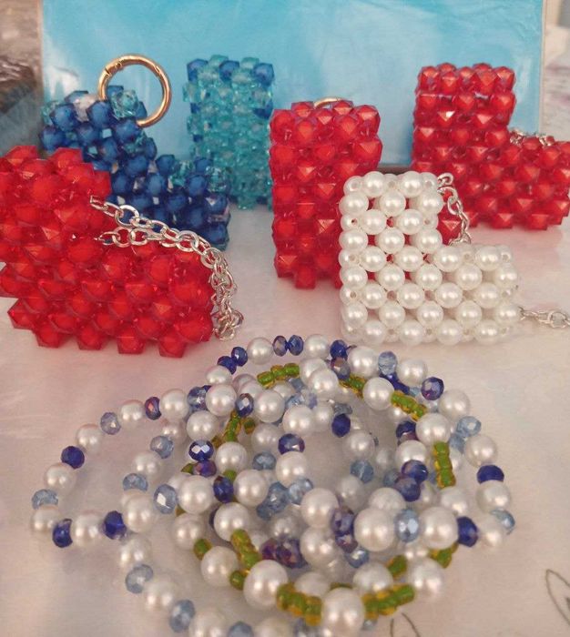 Брелок и браслет из бисера