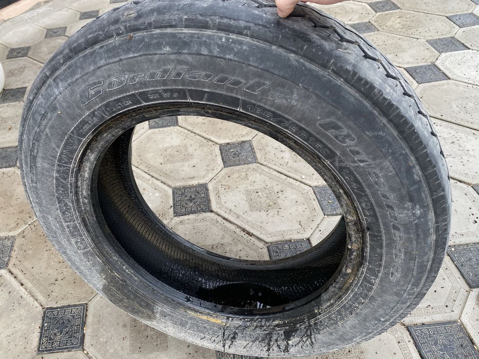 Продам шины 2 штуки