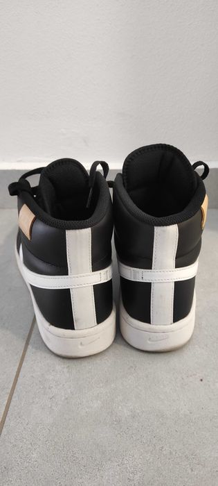 Pantofi sport mid-high de piele Nike Court Royale 2