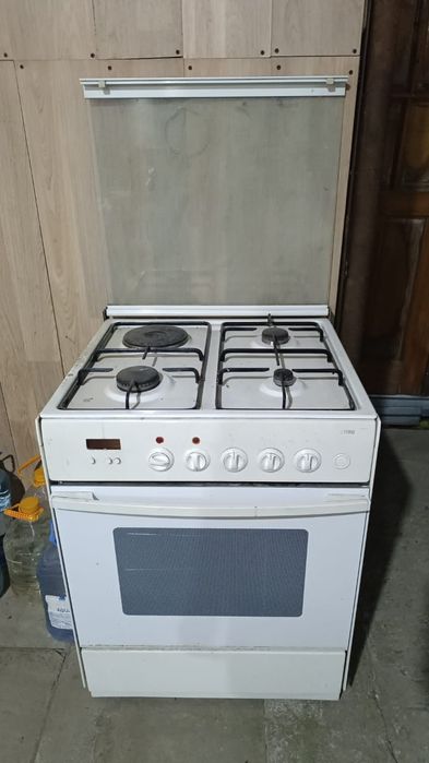 Продам газ плиту