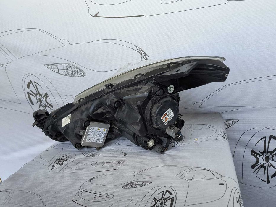 Far Dreapta Uk Xenon Bi-Xenon Mazda 3 2014 / 2013-2016 Cod OEM BHT651030 (1E1)