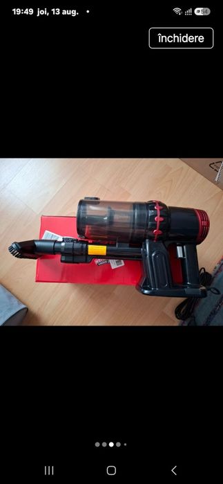 Aspirator vertical cu fir Cleanmaxx