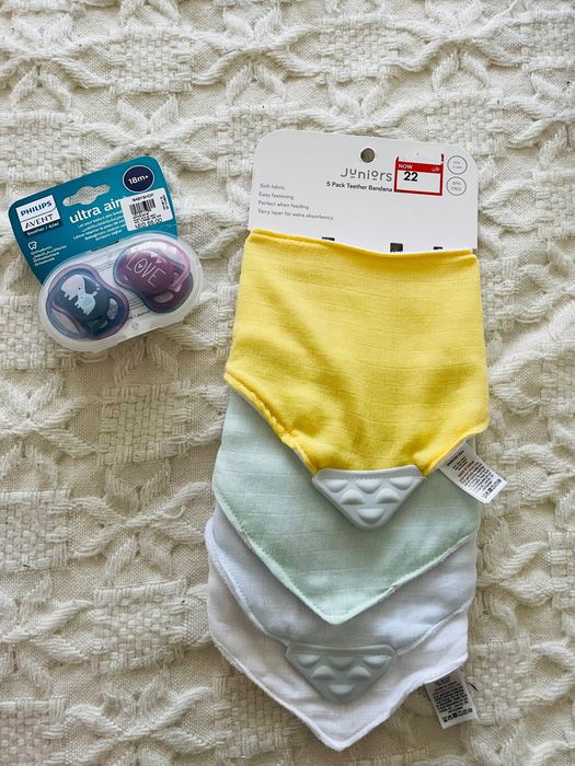 Чисто нови бебешки дрешки и аксесоари