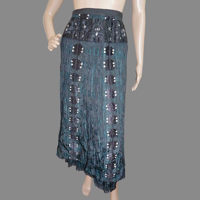 Zadie veche zona Cluj cu fusta de matase plisata, costum popular Cluj