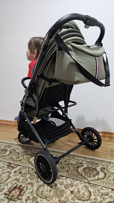 Коляска прогулочная