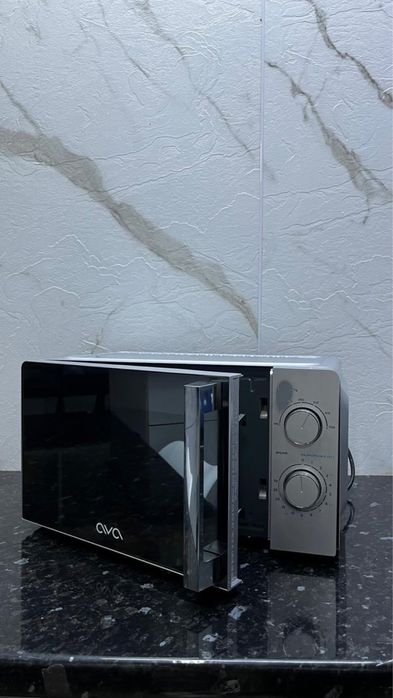 Продаётся микроволновая печь