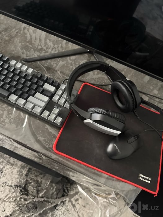 Игровой компьютер полный комплект: монитор + клавиатура + мышка