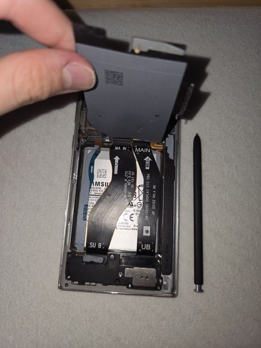 Vand un s22 ul tra  cu water damage si fara sticla din spate