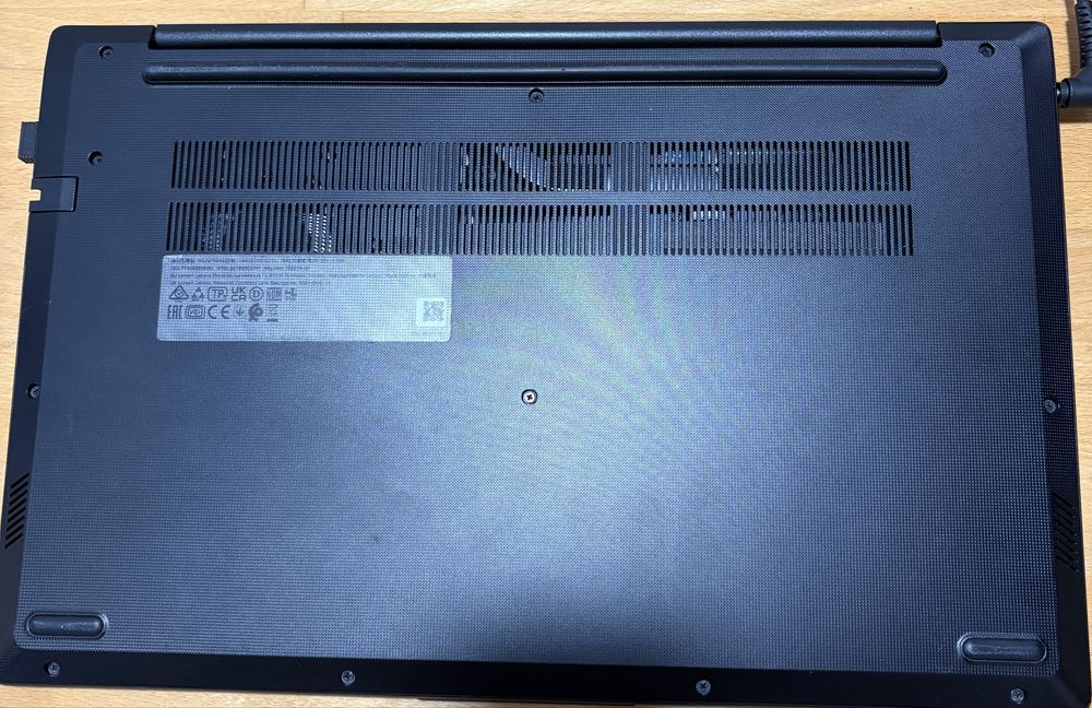 Laptop Lenovo V15 G2 ITL cu procesor Intel Core I5