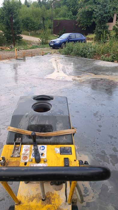 inchiriez mai compactor, placa și picamer, mașina taiat beton,betonier