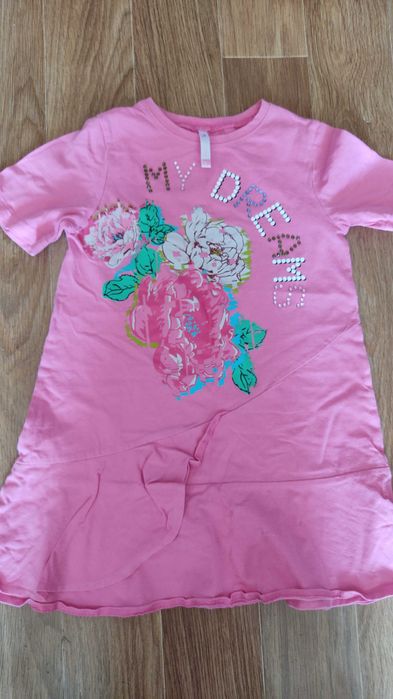 Продам одежду на девочку(летние платья).Недорого