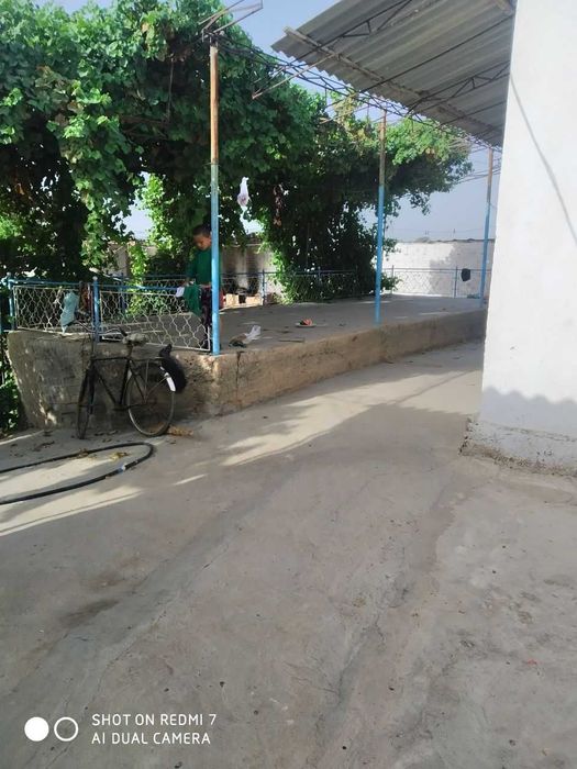 Сабзипоя махалласида Уй сотилади яшаб турган уй