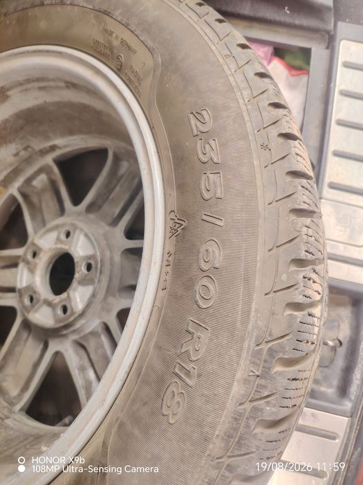 Состоянии хорошо 235/60/R18