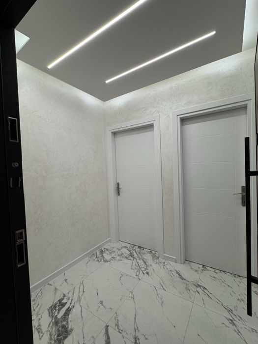 Продавам луксозен двустаен апартамент в Panorama Park East
